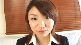 Japanese teen Mitsu Anno turned on by a vibrating huge dildo